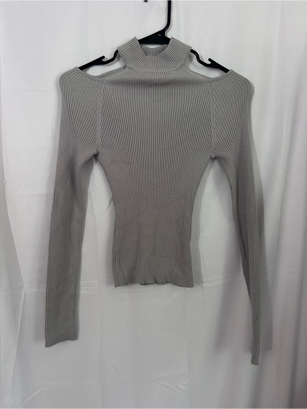 Derek Heart Ribbed Cold-Shoulder Sweater - Gray